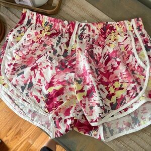 Calvin Klein Running Shorts Womens L White Pink Printed Lined Elastic Shorts EUC